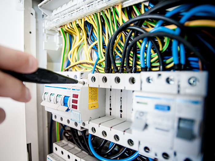 The function of the electronic molded case circuit breaker
